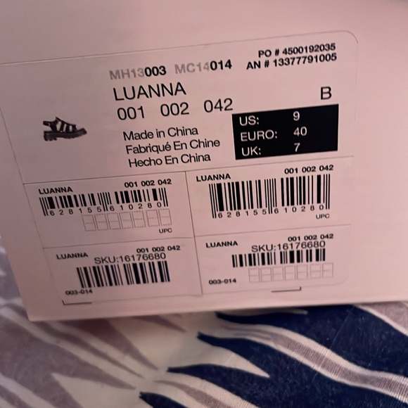 CALL IT SPRING Luanna Black Patent Lug Sole Sandal Size 9 NIB - Picture 6 of 7